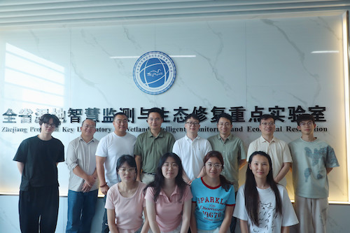 湿地生态修复导学团队合影_副本