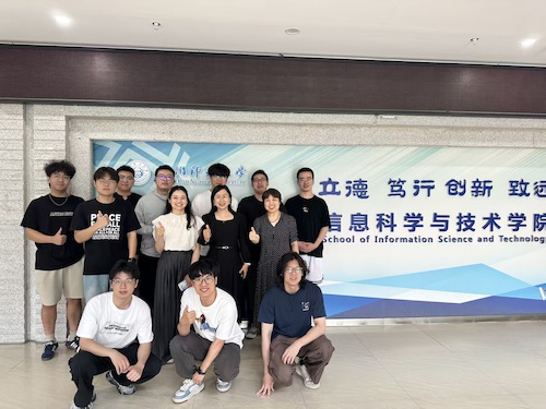 深橡实验室导学团队合照